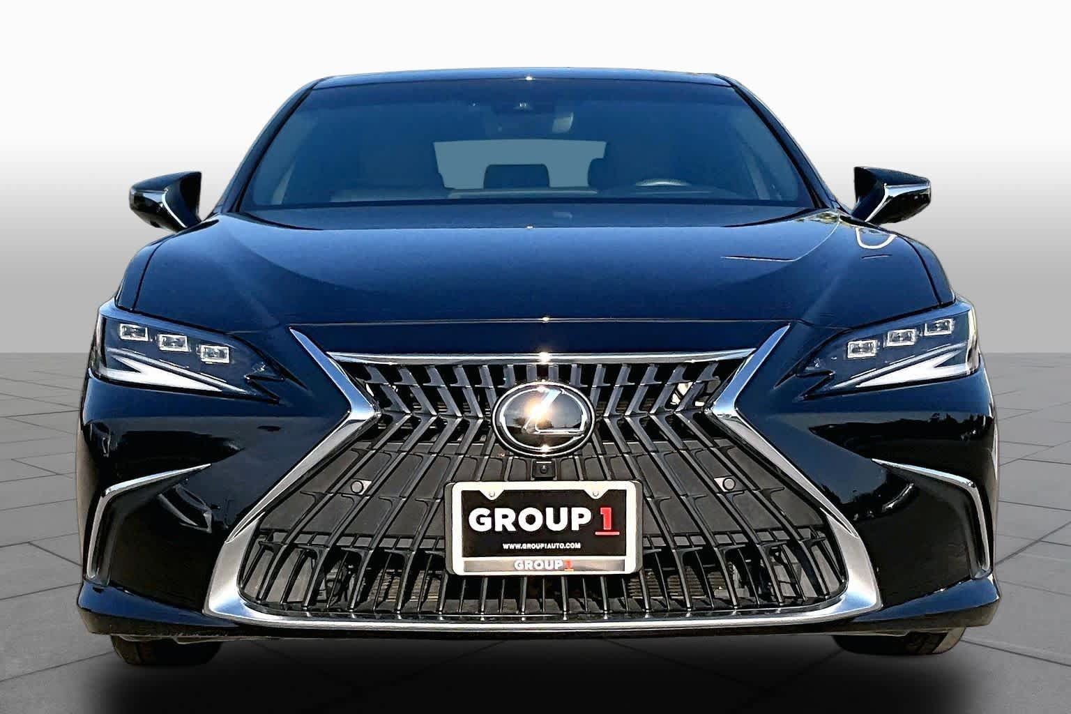 Used 2024 Lexus ES 350 Ultra Luxury w/ Accessory Package (Z2) FWD image 4