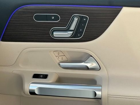 New 2026 Mercedes-Benz GLB 250 4MATIC image 36