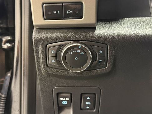 Used 2020 Ford F150 Lariat w/ Equipment Group 502A Luxury AWD/4WD image 22