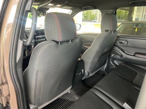 Certified 2024 Nissan Frontier PRO-4X w/ Pro Convenience Package AWD/4WD image 9