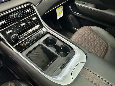 Used 2025 Nissan Armada Platinum w/ Convenience Package RWD image 32