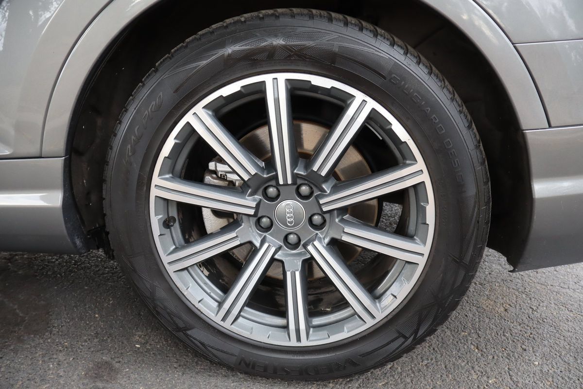 Used 2017 Audi Q7 3.0T Prestige AWD/4WD image 45