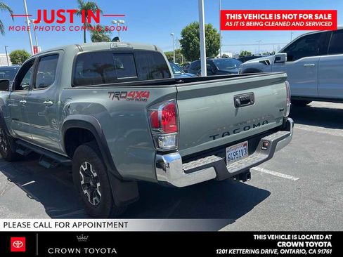 Used 2023 Toyota Tacoma TRD Off-Road w/ Black Out Package (TMS) AWD/4WD image 3
