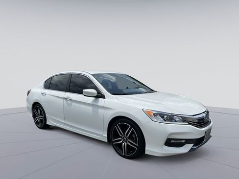 Used 2016 Honda Accord Sport image 11