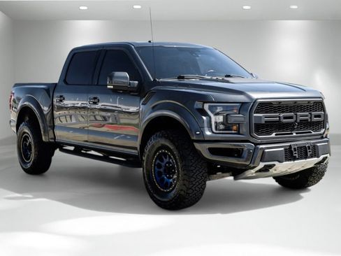 Used 2017 Ford F150 Raptor w/ Equipment Group 802A Luxury image 6