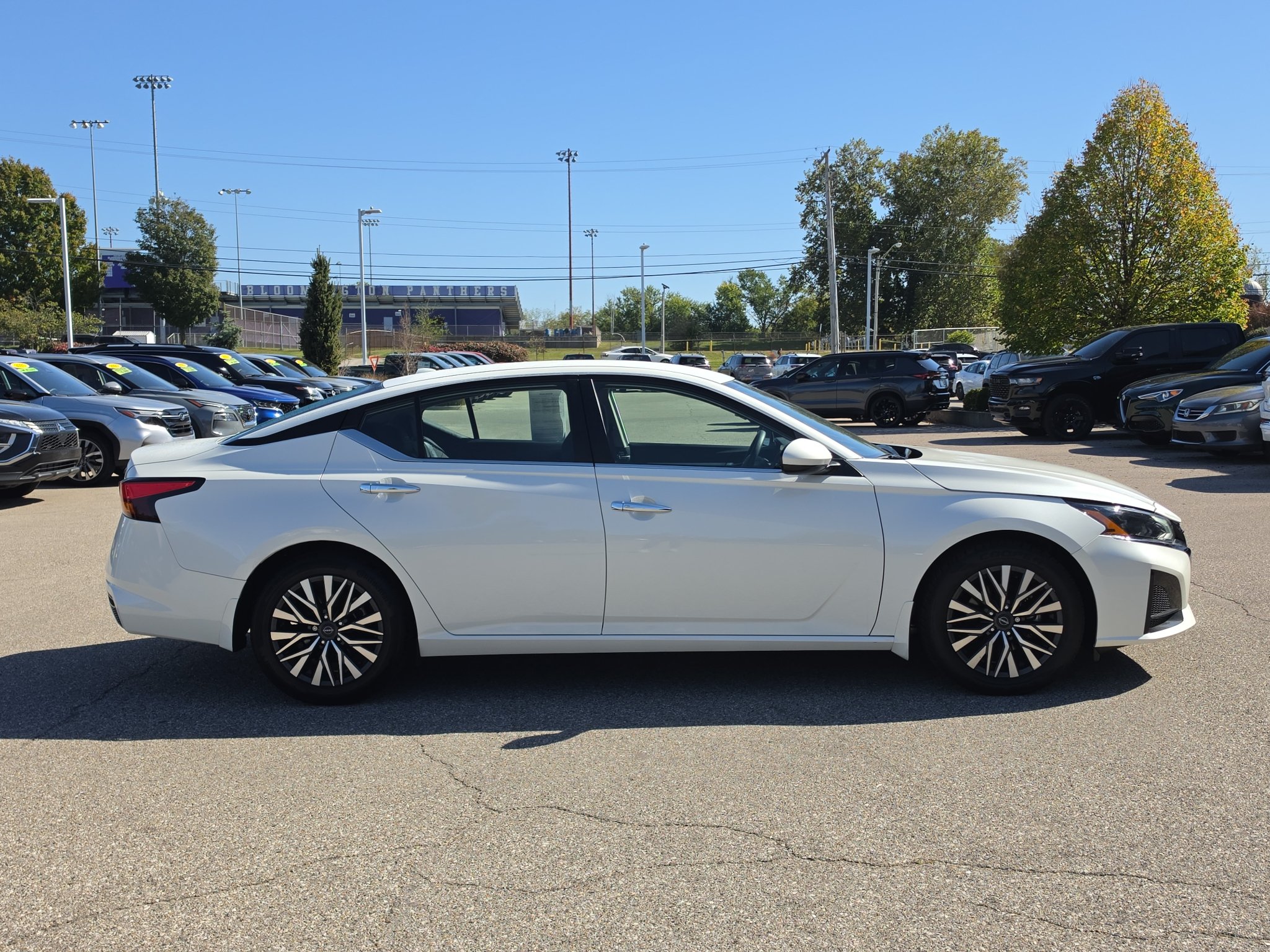 Used 2023 Nissan Altima 2.5 SV FWD image 8
