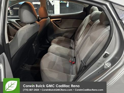 Used 2014 Hyundai Elantra SE FWD image 12