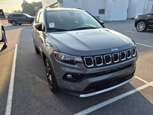 Used 2023 Jeep Compass Limited AWD/4WD image 13