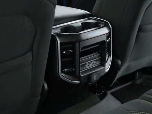 Used 2022 RAM 1500 Big Horn AWD/4WD image 6
