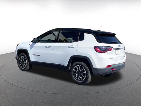 Used 2025 Jeep Compass Trailhawk image 10