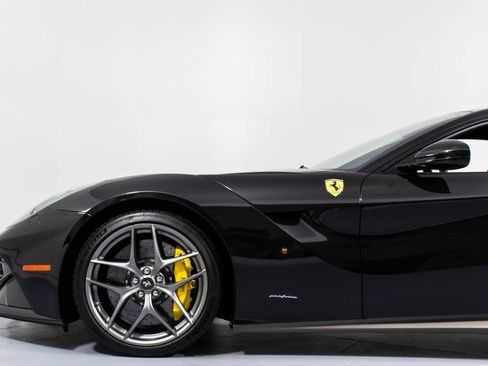 Used 2014 Ferrari F12 Berlinetta RWD image 27