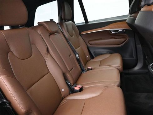 Used 2022 Volvo XC90 T6 Momentum image 34