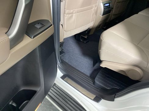 Certified 2023 Lexus GX 460 Premium w/ Premium Package image 29