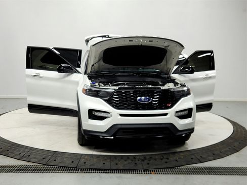 Used 2022 Ford Explorer ST image 10