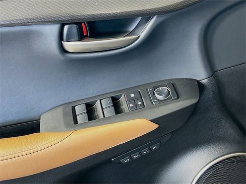 Used 2017 Lexus NX 200t 200t image 11