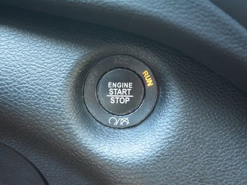 Used 2022 Jeep Cherokee Trailhawk AWD/4WD image 14