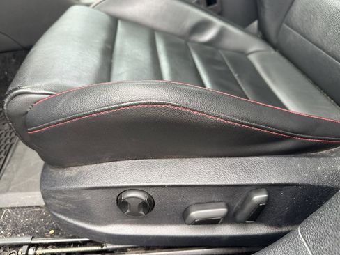 Used 2018 Volkswagen Golf S image 29