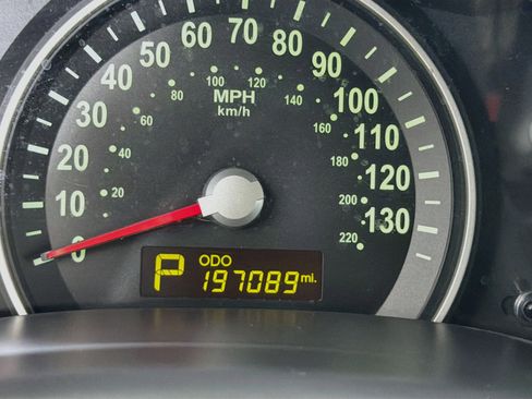 Used 2012 Kia Sedona LX w/ PWR Pkg FWD image 18