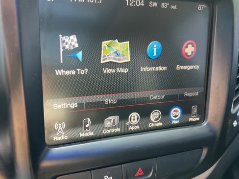 Used 2018 Jeep Cherokee Limited image 26