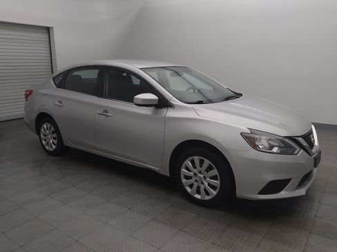Used 2019 Nissan Sentra S image 11
