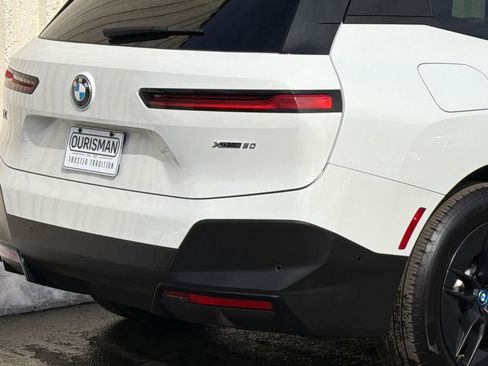 Used 2024 BMW iX xDrive50 w/ Premium Package image 8