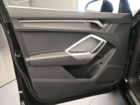 Used 2025 Audi Q3 2.0T Premium image 18