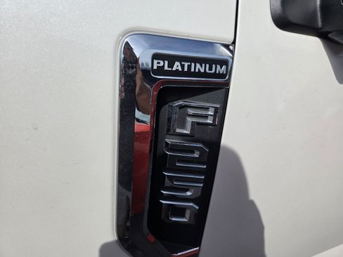 Used 2017 Ford F250 Platinum w/ Platinum Ultimate Package AWD/4WD image 4