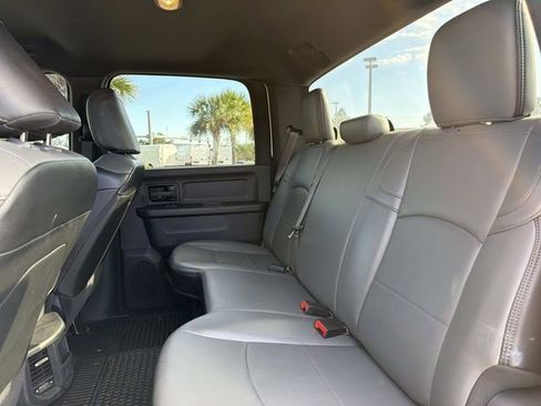 Used 2022 RAM 2500 Tradesman w/ Chrome Appearance Group image 8