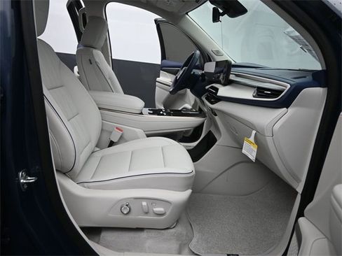 Certified 2025 Buick Enclave Avenir image 20