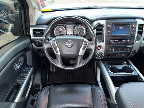 Used 2018 Nissan Titan PRO-4X w/ Pro-4x Convenience Package image 15