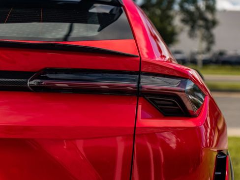 Used 2024 Lamborghini Urus Performante AWD/4WD image 12