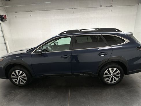 Used 2024 Subaru Outback Premium AWD/4WD image 5