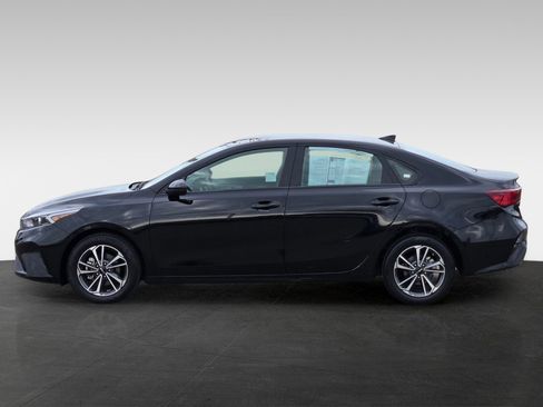 Used 2024 Kia Forte LXS image 7