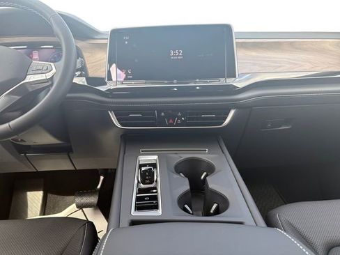 New 2026 Volkswagen Atlas SE FWD image 11