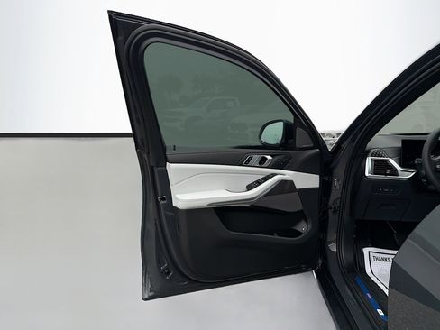 New 2026 BMW X5 xDrive50e image 23