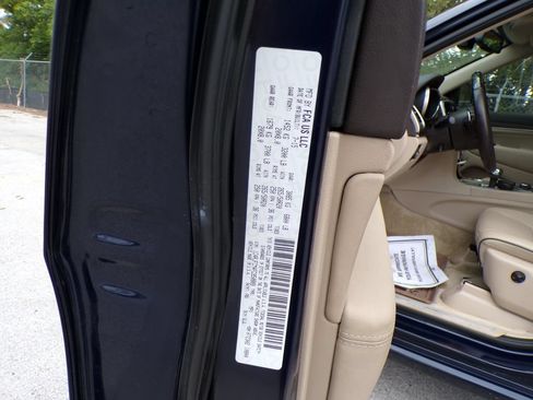 Used 2015 Jeep Grand Cherokee Overland AWD/4WD image 34