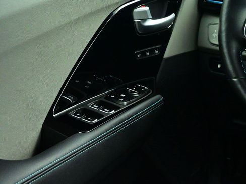 Used 2017 Kia Niro Touring image 9