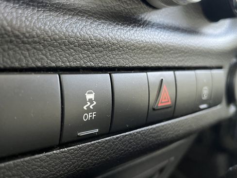 Used 2016 Jeep Wrangler Rubicon w/ Power Convenience Group AWD/4WD image 17
