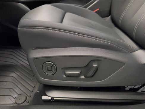 Certified 2023 Audi Q4 e-tron Premium Plus w/ Premium Plus image 16