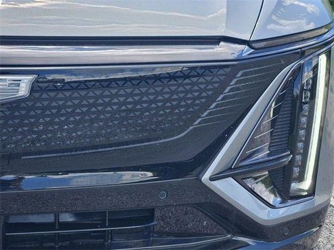 New 2025 Cadillac Lyriq Sport image 10