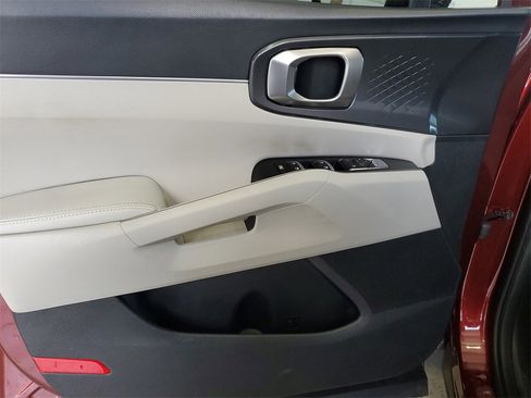 Certified 2025 Kia Sorento S image 22