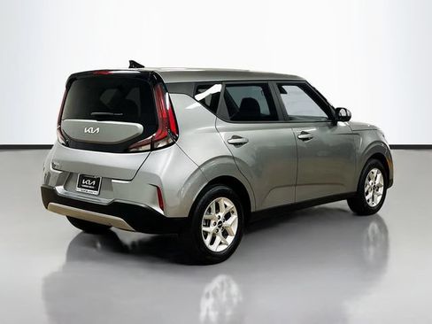 Certified 2024 Kia Soul LX w/ Option Group 015 FWD image 7