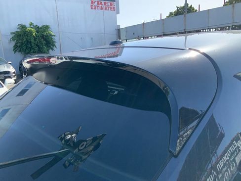 Used 2019 Porsche Macan AWD/4WD image 10