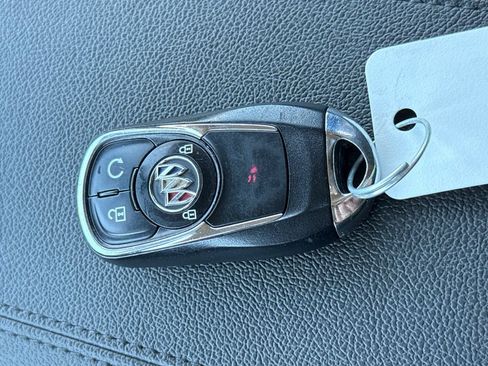 Used 2022 Buick Encore GX Select AWD/4WD image 29