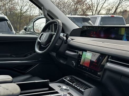 Certified 2025 Lincoln Navigator Reserve image 32