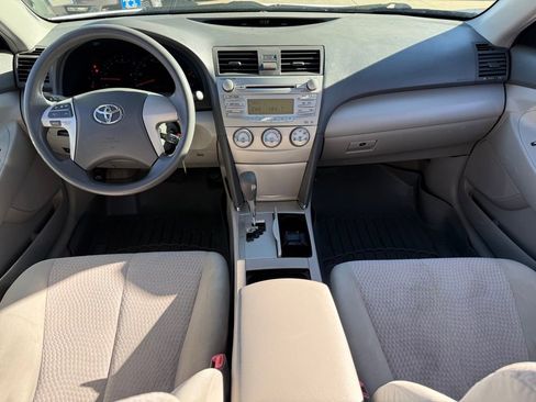 Used 2010 Toyota Camry image 12