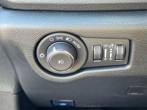 New 2026 Chrysler Pacifica Select image 27