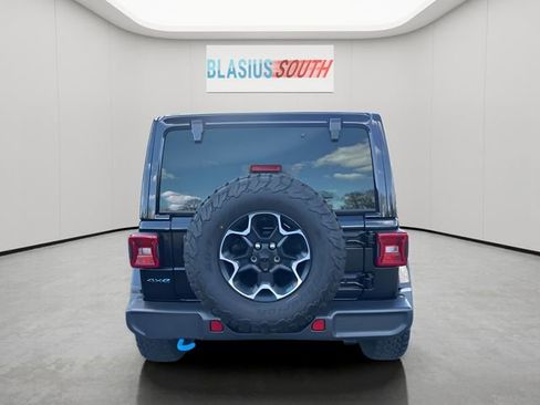 Used 2022 Jeep Wrangler Unlimited Rubicon 4xe w/ Cold Weather Group AWD/4WD image 4