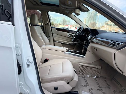 Used 2014 Mercedes-Benz E 350 4MATIC Sedan image 36