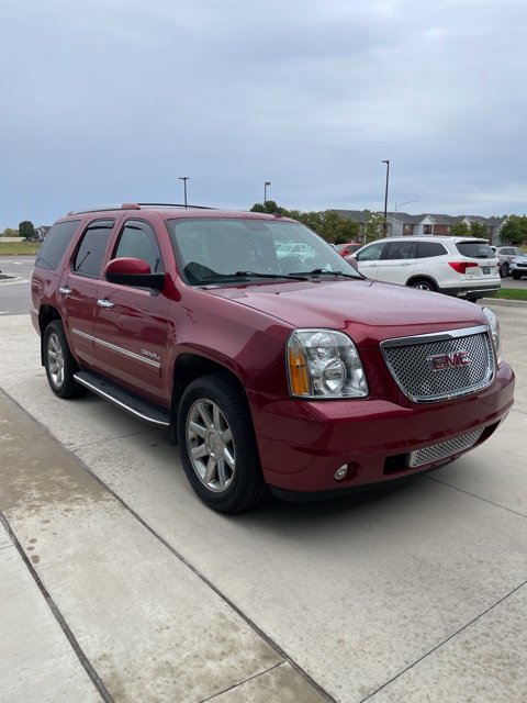 Used 2014 GMC Yukon Denali AWD/4WD image 2